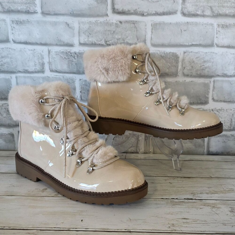 Esprit Celestin Lug Sole Boots Cream Patent Faux Leather Fur Lace Up Combat 9